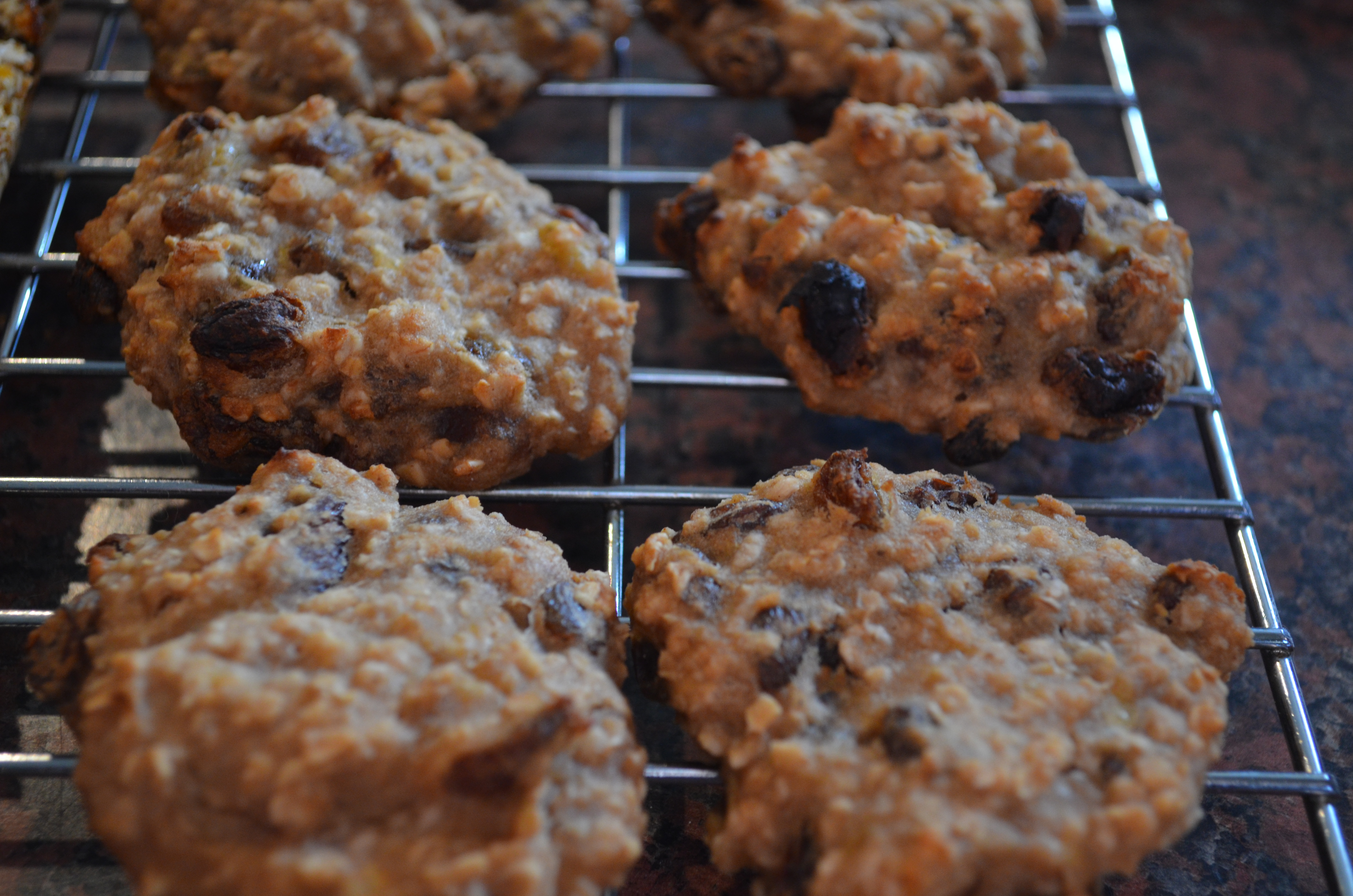 Chewy Oaty Cookies: great baby/toddler snacks.