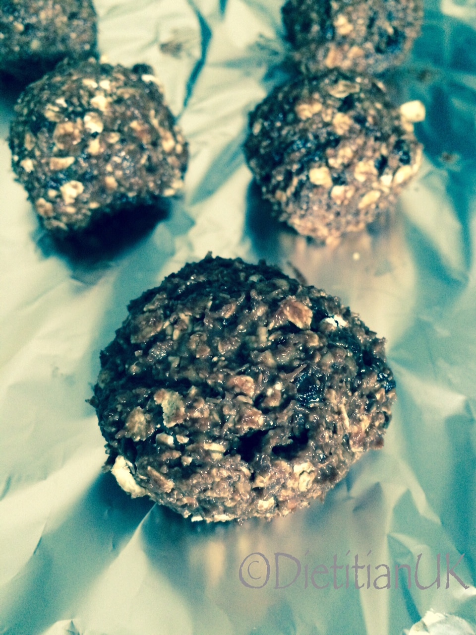 Dietitian UK: Cocoa-nut naked balls