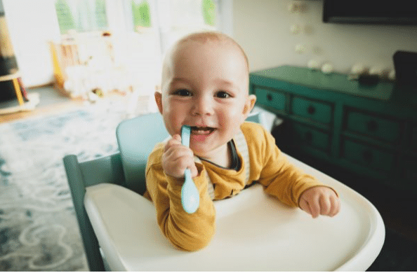 How do I know if my little one is ready for weaning?